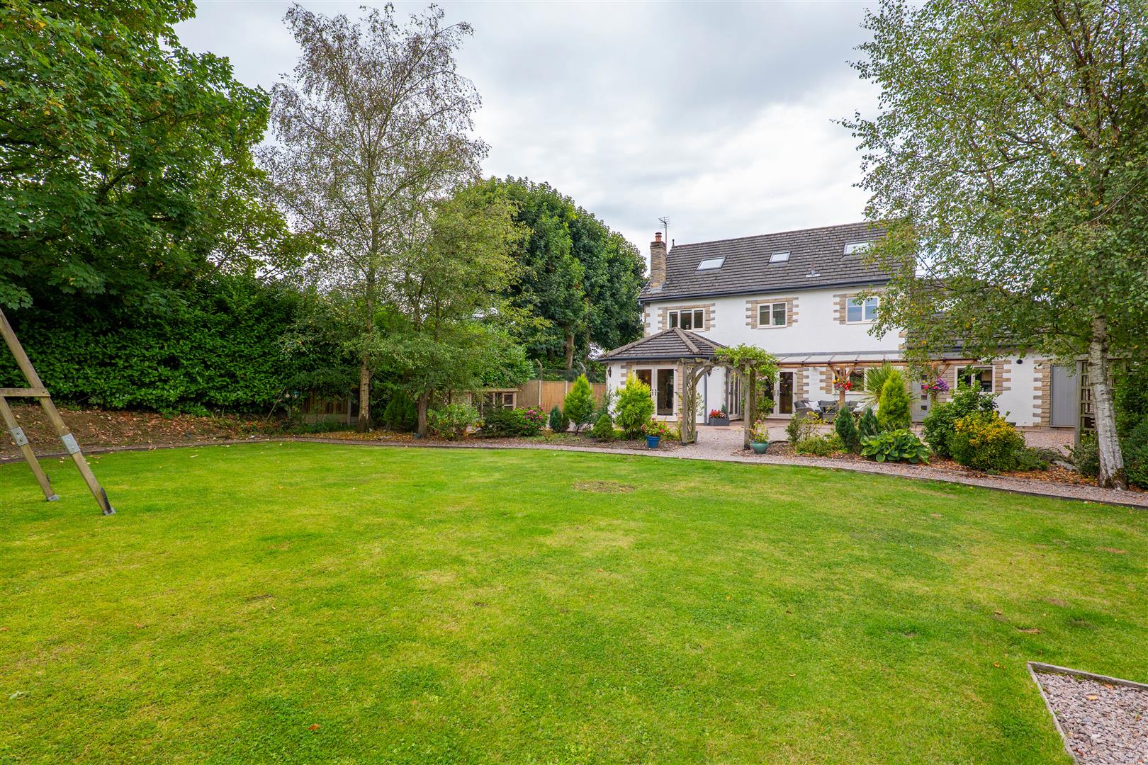 5 bed property in Stocks Court, Chorley